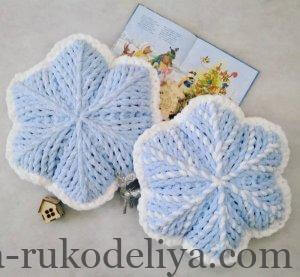 Подушка з плюшевої пряжі