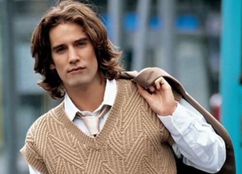 Стильный вязаный мужской жилет.