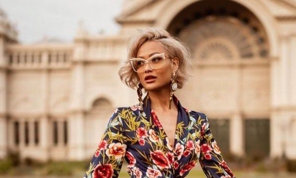 Цветочное свободное платье с рукавами