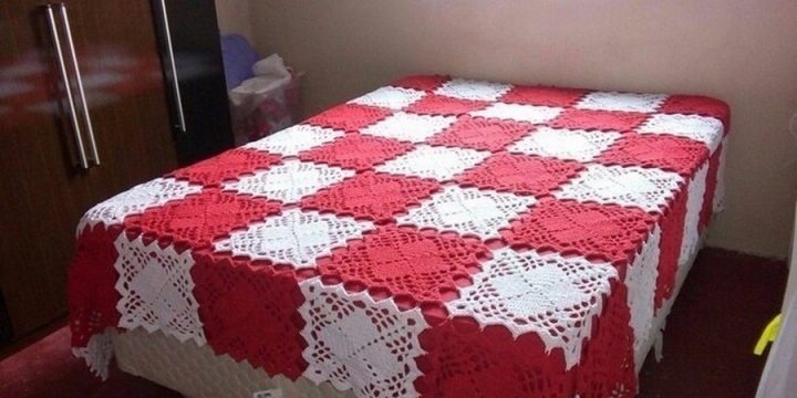 Подборка схем для вязания крючком красивых покрывал на диван из мотивов