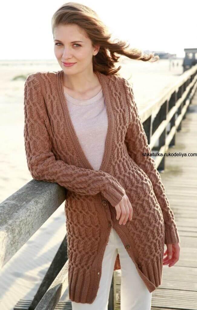 Длинный кардиган с узором из кос