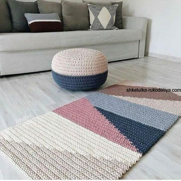 Геометрические вязаные ковры