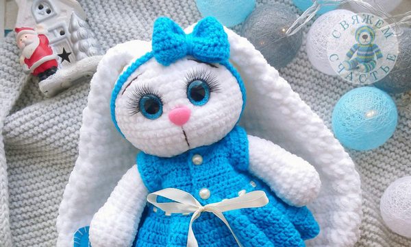 Плюшевый зайка крючком