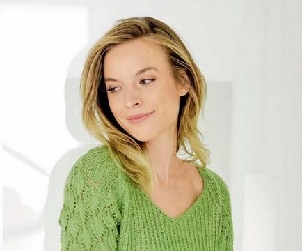 Проста в'язана сукня спицями