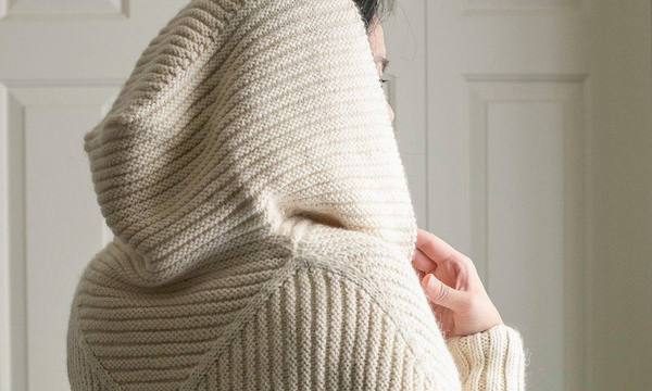 Стильний пуловер для жінок