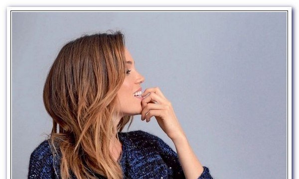 Жіночий костюм спицями