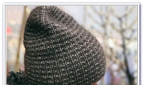 Сучасна шапка спицями