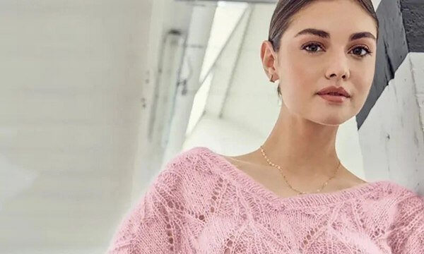 Светр спицями для жінок