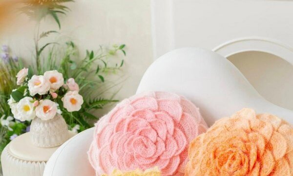 Декоративні подушки в стилі ретро квітка