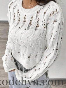 Джемпер спицями з ефектним візерунком