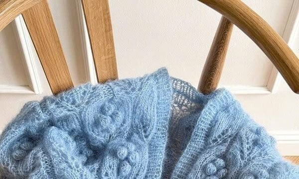 Кардиган спицями жіночий